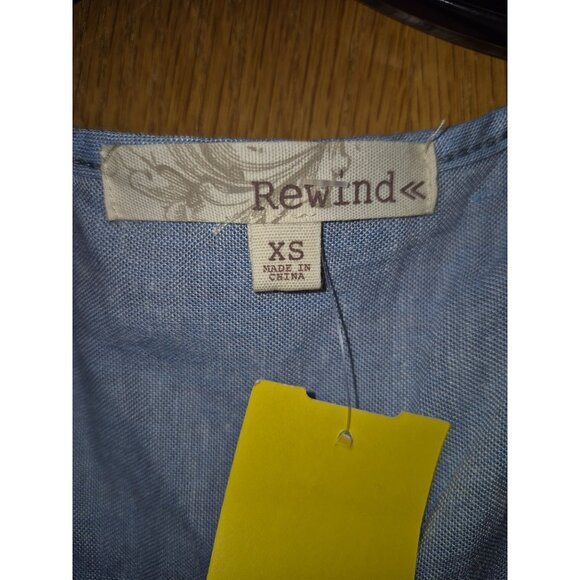 Rewind XS Blue Linen Blend Button-Front Sleeveless Top With Chest Pocket - Picture 2 of 3